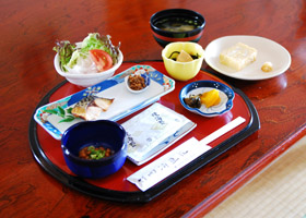 朝食